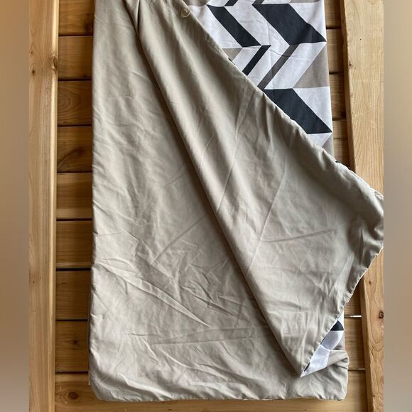 Room Essentials Bed Duvet Cover - Picture 5 of 7